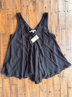 Max Studio Black Flowy Sleeveless Blouse Pleated Tiered Top Size M NWT